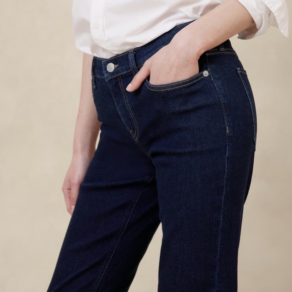 Banana Republic Denim - Banana Republic Boot cut dark Rinse Mid rise 9” jeans Sz 30